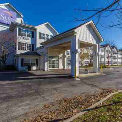 Revel Hotel des Moines Urbandale, Tapestry Collection by Hilton Hotel Exterior
