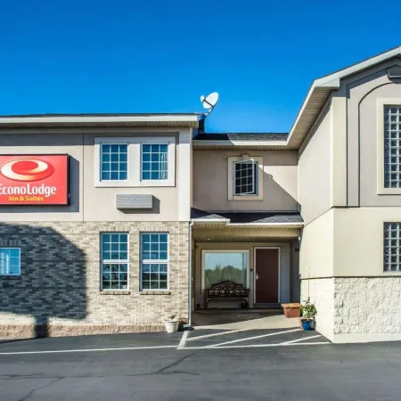 Econo Lodge Inn & Suites North Syracuse Airport Hotels in Syracuse