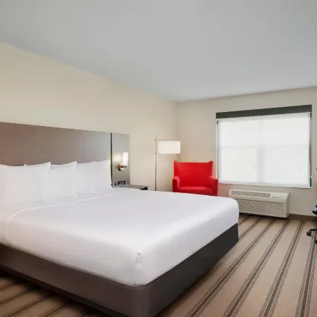 Country Inn & Suites by Radisson Albertville Near Outlet Mall