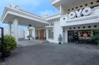 Collection O 1061 Aliya Homestay Hotels in Umbulharjo