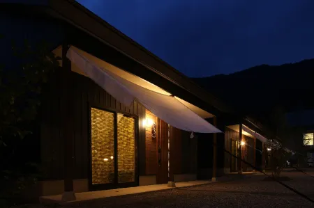 Minakami Kyanpujo ribāsutōn Отели рядом с достопримечательностью «Takaragawa Onsen»