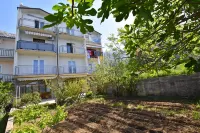 Apartment Angelina Hotels near Punta Rata Beach