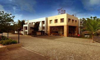 Top3 Lords Resort Bhavnagar