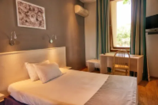 Cit'Hôtel le Louvre Orange