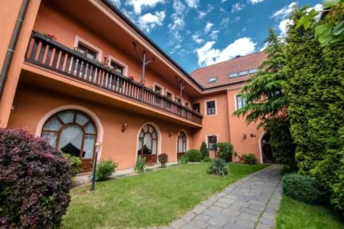 Hotel Octarna - Free on-Site Parking - Pet friendly