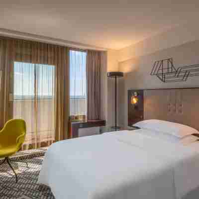 Four Points by Sheraton Munich Arabellapark Rooms