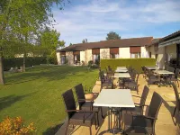 Hôtel le Mas del Pechs, Chambres Avec Terrasse Hotels in Carsac-Aillac