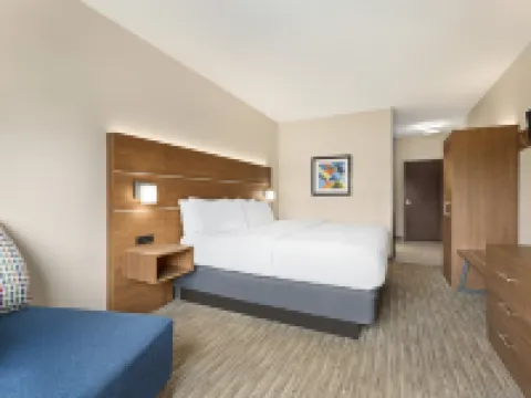 Holiday Inn Express & Suites AKRON REGIONAL AIRPORT AREA by IHG Hotels in Akron