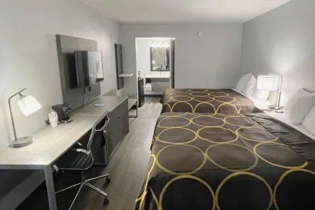 Super 8 by Wyndham Pigeon Forge Downtown Отели в г. Пиджен Фордж