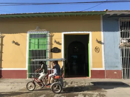 Hotel E la Calesa Отели в г. Тринидад