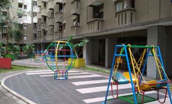 Parquette 2Br Gateway Ahmad Yani Cicadas Apartment