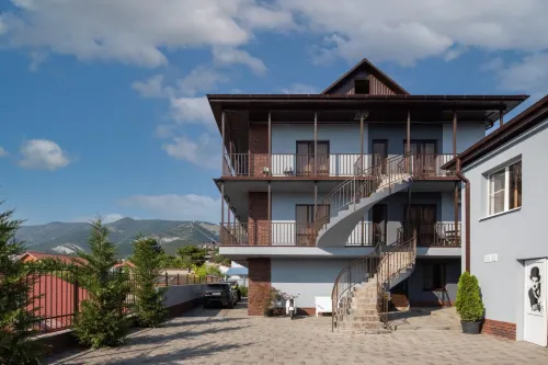 M House (М Хаус)