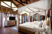 Desa Alamanis Resort Vila Hotels in Beber