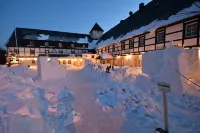 Landhotel Altes Zollhaus Hotels near Dorfkirche Schellerhau