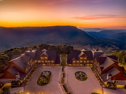 Chateau Laghetto Collection