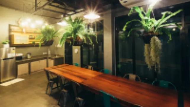 斯里蘇桑特廣場飯店