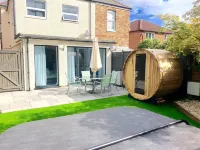 Bournemouth Hot Tub & Sauna Holiday Let