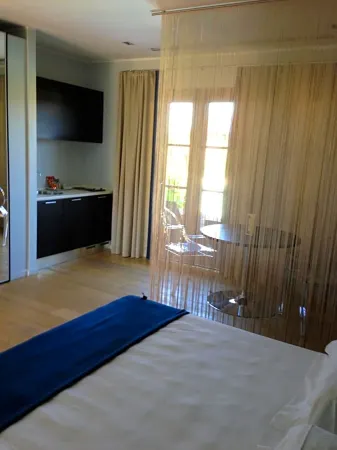 Joia Hotel & Luxury Apartments