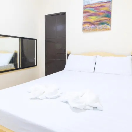 Golden Goddess Hotel Malasiqui Pangasinan by RedDoorz