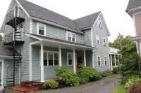 24 East Main Street B&B Отели в г. Кантон