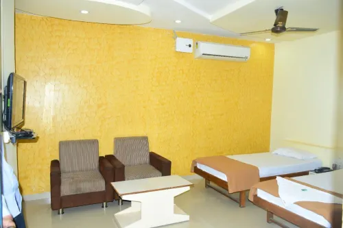 Hotel Uma Executive Lodging Hotels in Nanded-Waghala
