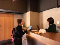 &แอนด์ โฮสเทล มินามิเซนจู โรงแรมใกล้ห้องอาบน้ำสาธารณะฮิโนเดะยุ