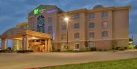 Holiday Inn Express & Suites Terrell