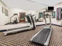 Super 8 by Wyndham Weatherford - Phòng Gym