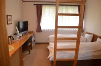 Resort Pension Shikisai Hotels in Ґудзьо