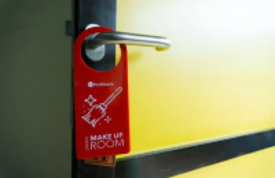 RedDoorz Near H. Hasan Aroeboesman Airport