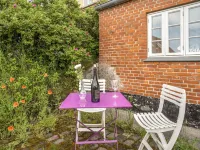 "Delfina" - 250m from the Sea Hotels in Lonstrup