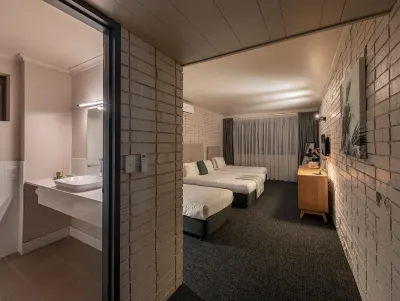 Palms Hotel Hotels in Greenacre