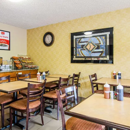 Brentwood Inn & Suites - Lynchburg