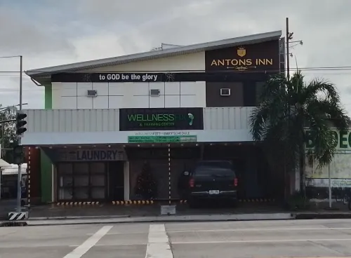 Anton's Inn Hotels in Balanga
