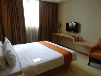 Dela Chambre Hotel Hotels near Roosevelt