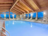 AmericInn by Wyndham Elkhorn Near Lake Geneva Hotels in Walworth County