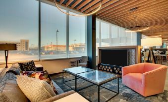 The Rose Hotel Chicago O’Hare, Tapestry Collection by Hilton