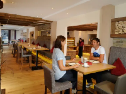 Hotel Garni Alpenjuwel Hotels in Serfaus