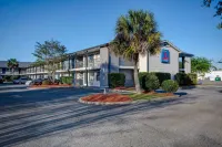 Studio 6 Extended Stay - Ocean Springs, MS - Pet friendly