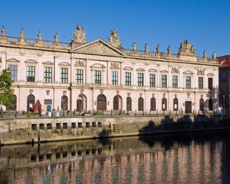 โรงแรมเมอร์เคียว เบอร์ลิน วิตเทินแบร์กพลัทซ์ โรงแรมในเบอร์ลิน