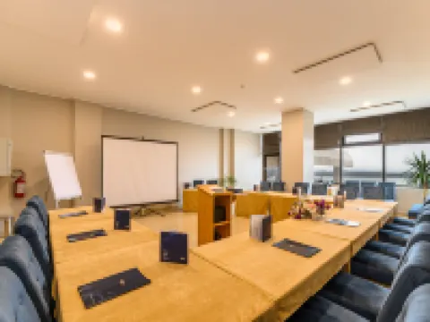 ファレザ ホテル バイ ヴェガ ガラツのホテル