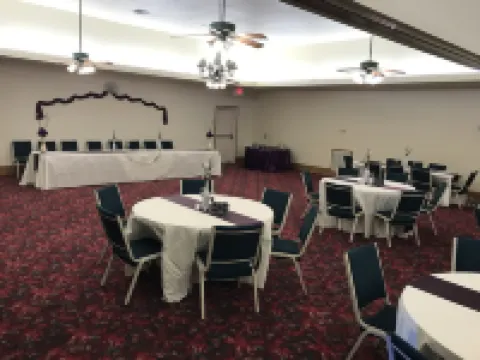 Days Inn by Wyndham Grove