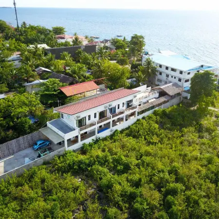 Uncle Panda Diving & Lounge