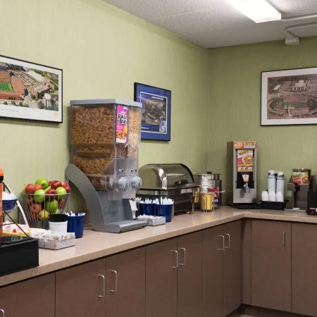 Days Hotel by Wyndham University Ave SE