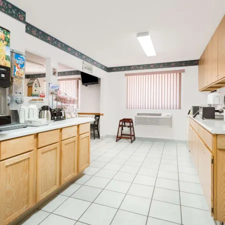 Super 8 by Wyndham Ogallala