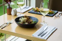 Best Western Plus Hovell Tree Inn - breakfast