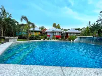 Rock and Wreck Dive Resort Hotels in Tanjung Binga