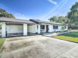 Mid-Century Modern Escape in Central Lakeland!