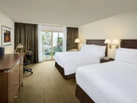 Best Western Plus Lamplighter Inn Conference Centre Hotels in der Nähe von Budweiser Gardens