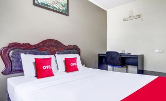 OYO 90376 Centre Point Hotel